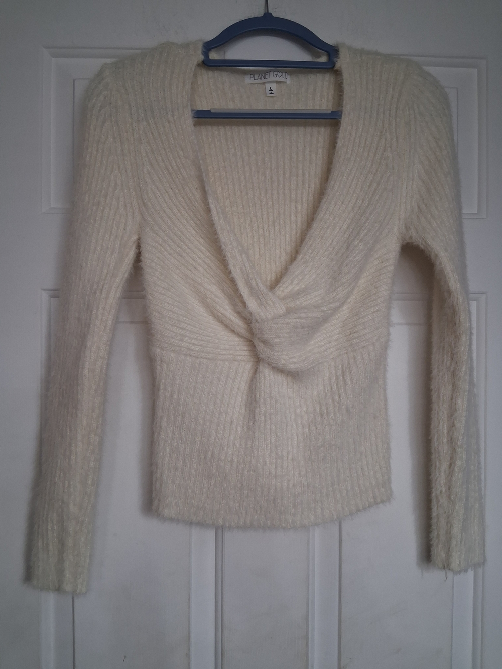 Planet Gold Cream V-Neck Twist Front Ribbed Sweater Large